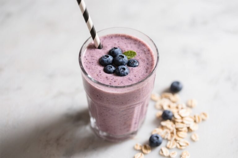 High-Fiber Blueberry Oat Smoothie – Simple, Satisfying, and Delicious